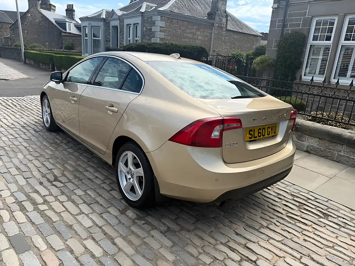 Used 2010 Volvo S60 Se Gold - Interior and Exterior details 14