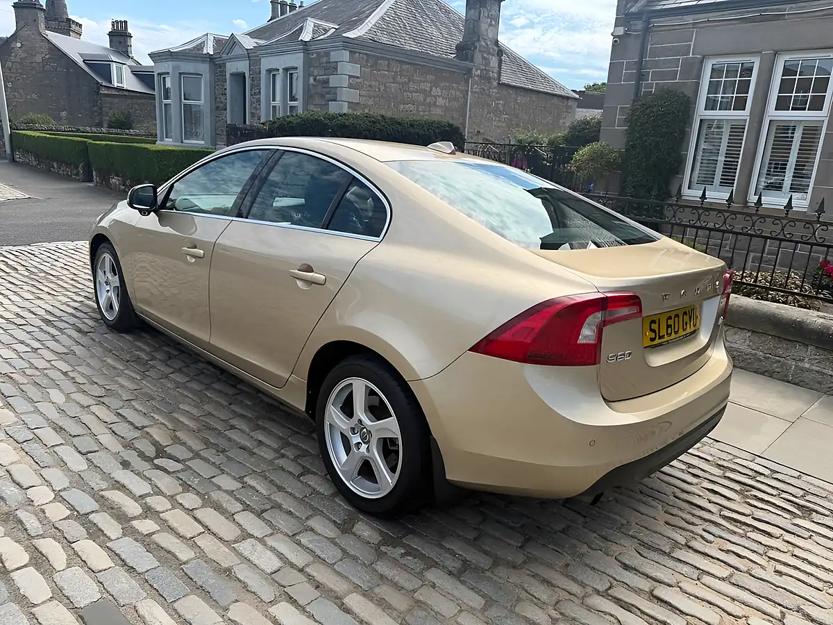 Used 2010 Volvo S60 Se Gold - Interior and Exterior details 15