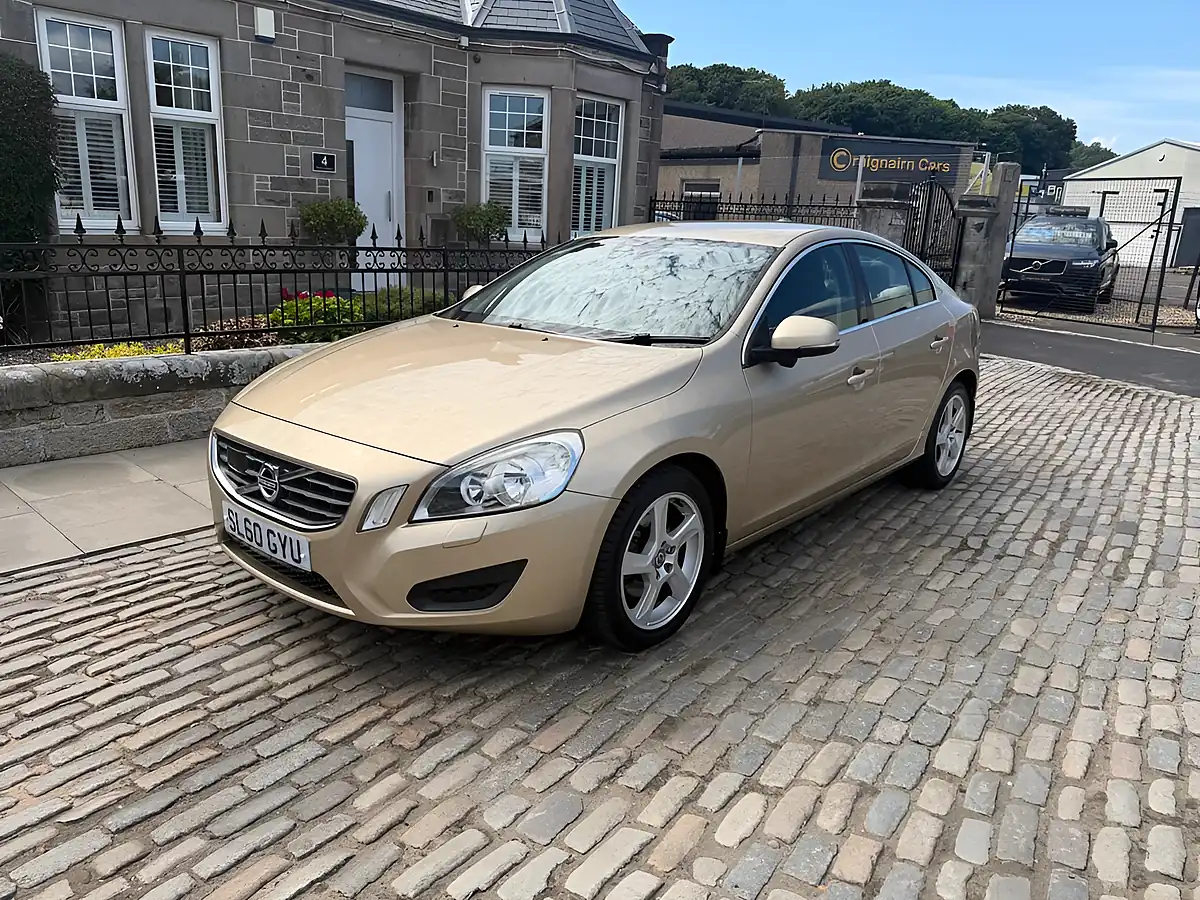 Used 2010 Volvo S60 Se Gold - Interior and Exterior details 5