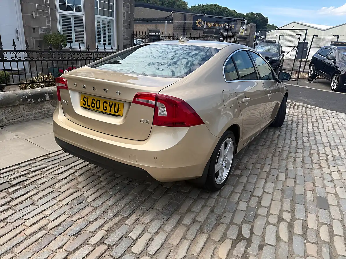 Used 2010 Volvo S60 Se Gold - Interior and Exterior details 6