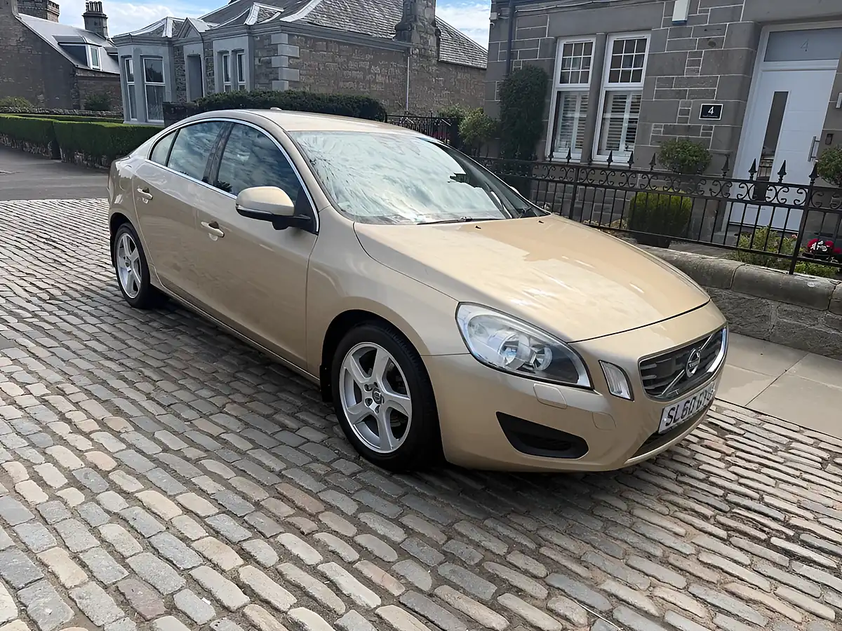 Used 2010 Volvo S60 Se Gold - Interior and Exterior details 7