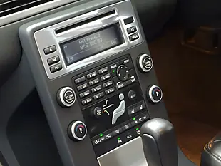 Used 2010 Volvo V70 Se Lux Silver - Interior and Exterior details 16