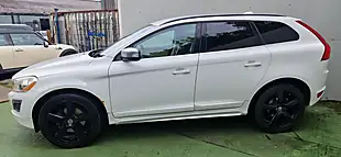 Used 2010 Volvo Xc60 R-Design Se Premium White - Interior and Exterior details 4