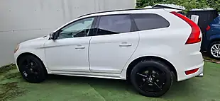 Used 2010 Volvo Xc60 R-Design Se Premium White - Interior and Exterior details 5