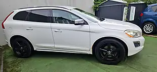 Used 2010 Volvo Xc60 R-Design Se Premium White - Interior and Exterior details 6