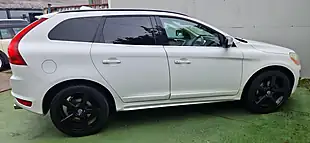 Used 2010 Volvo Xc60 R-Design Se Premium White - Interior and Exterior details 7