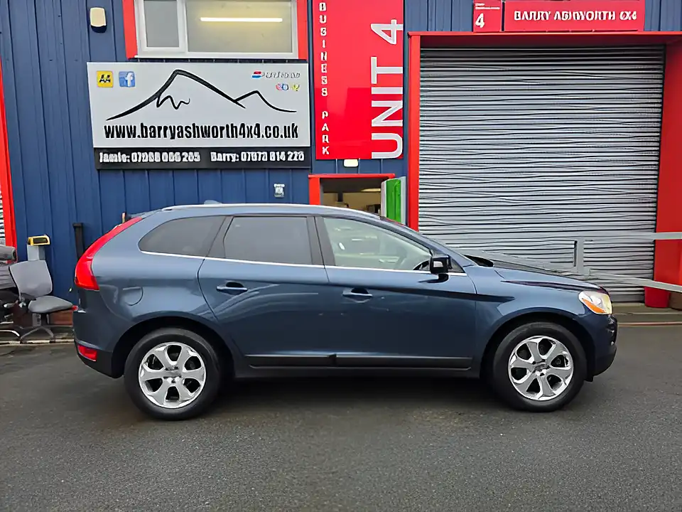 Used 2010 Volvo XC60 Se Lux Blue - Interior and Exterior details 4