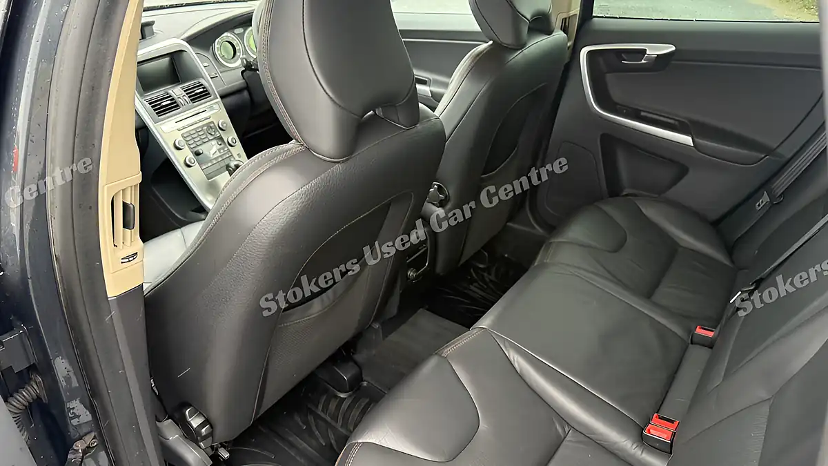 Used 2010 Volvo XC60 Se Lux Grey - Interior and Exterior details 14