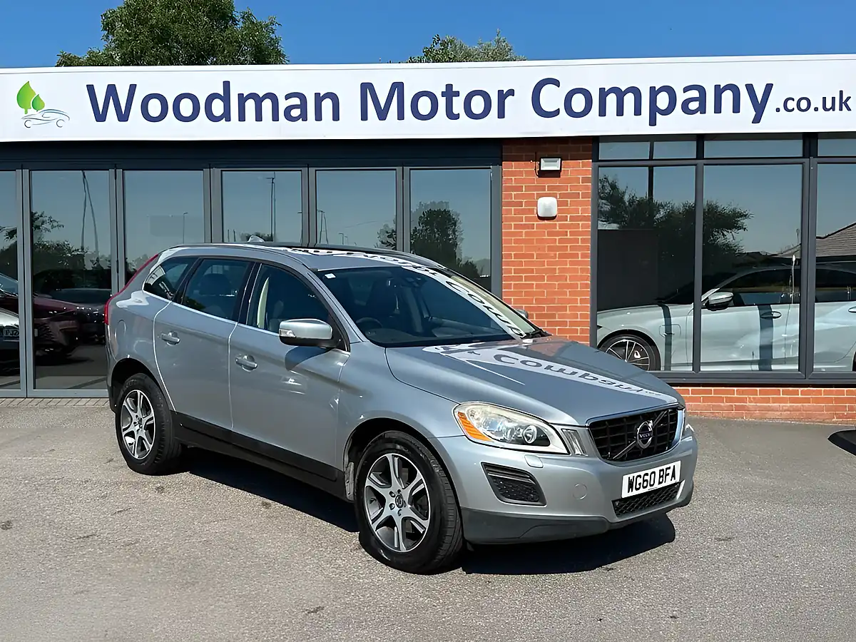 Used 2010 Volvo XC60 Se Lux Silver - Front View