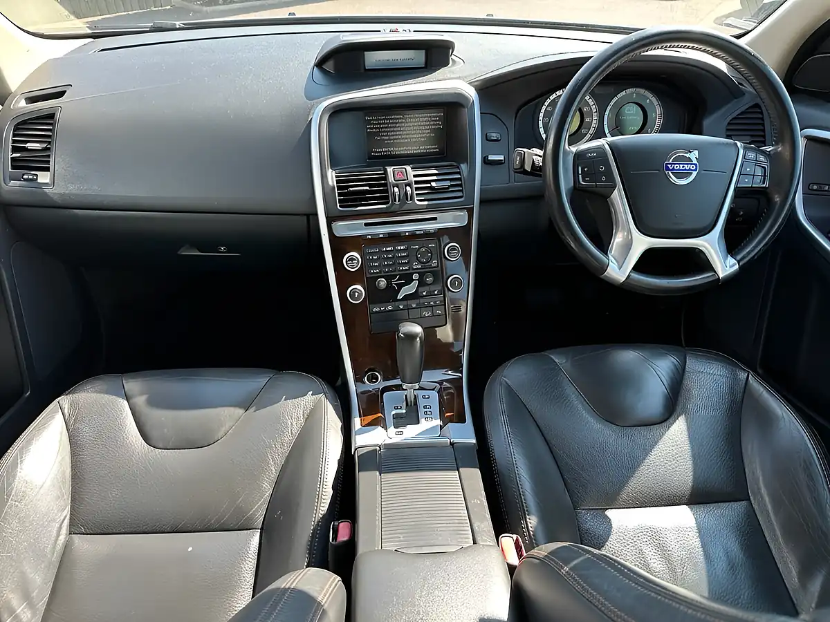 Used 2010 Volvo XC60 Se Lux Silver - Interior and Exterior details 11