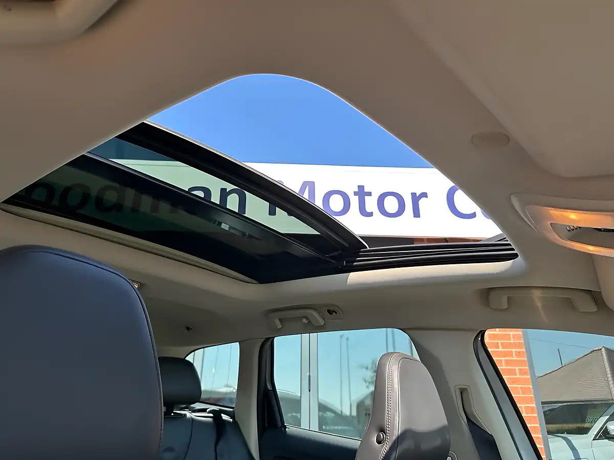 Used 2010 Volvo XC60 Se Lux Silver - Interior and Exterior details 12