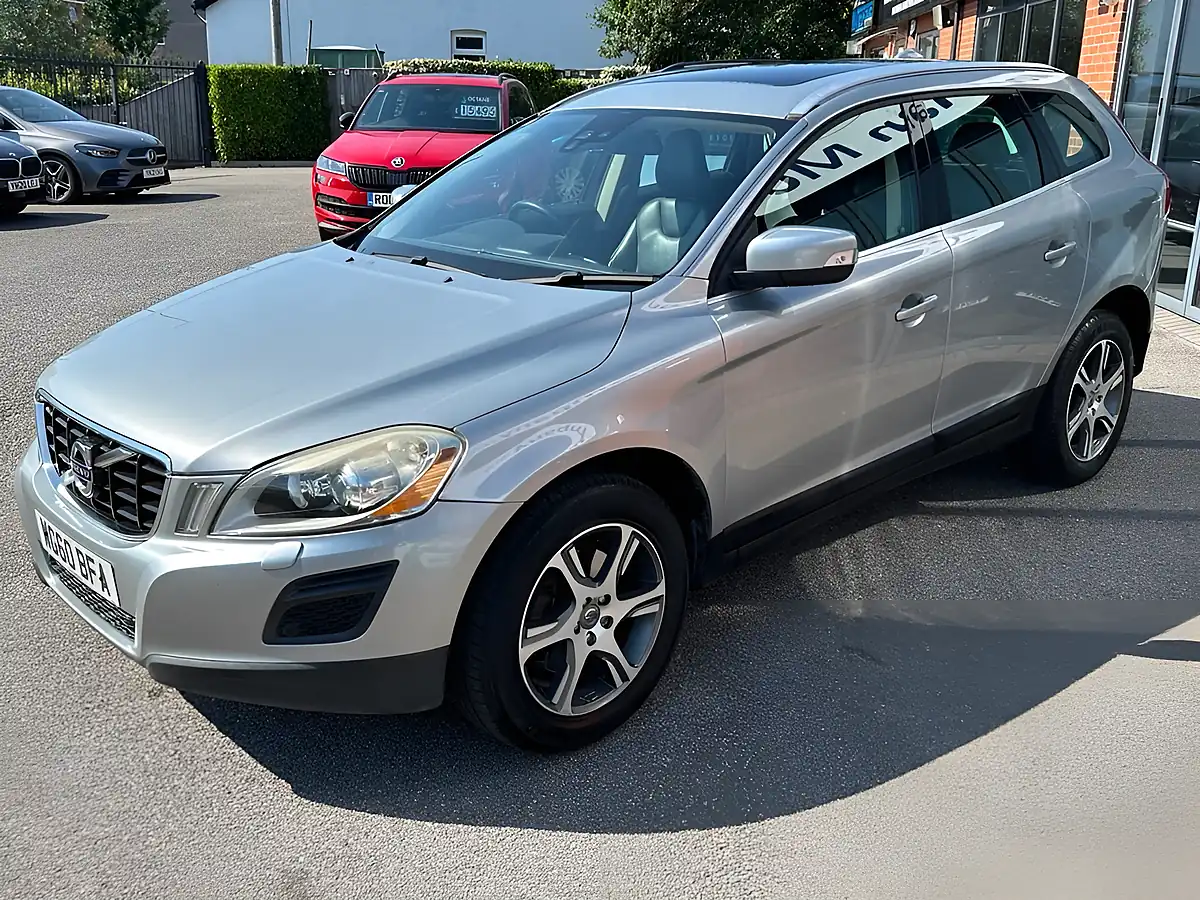 Used 2010 Volvo XC60 Se Lux Silver - Interior and Exterior details 3