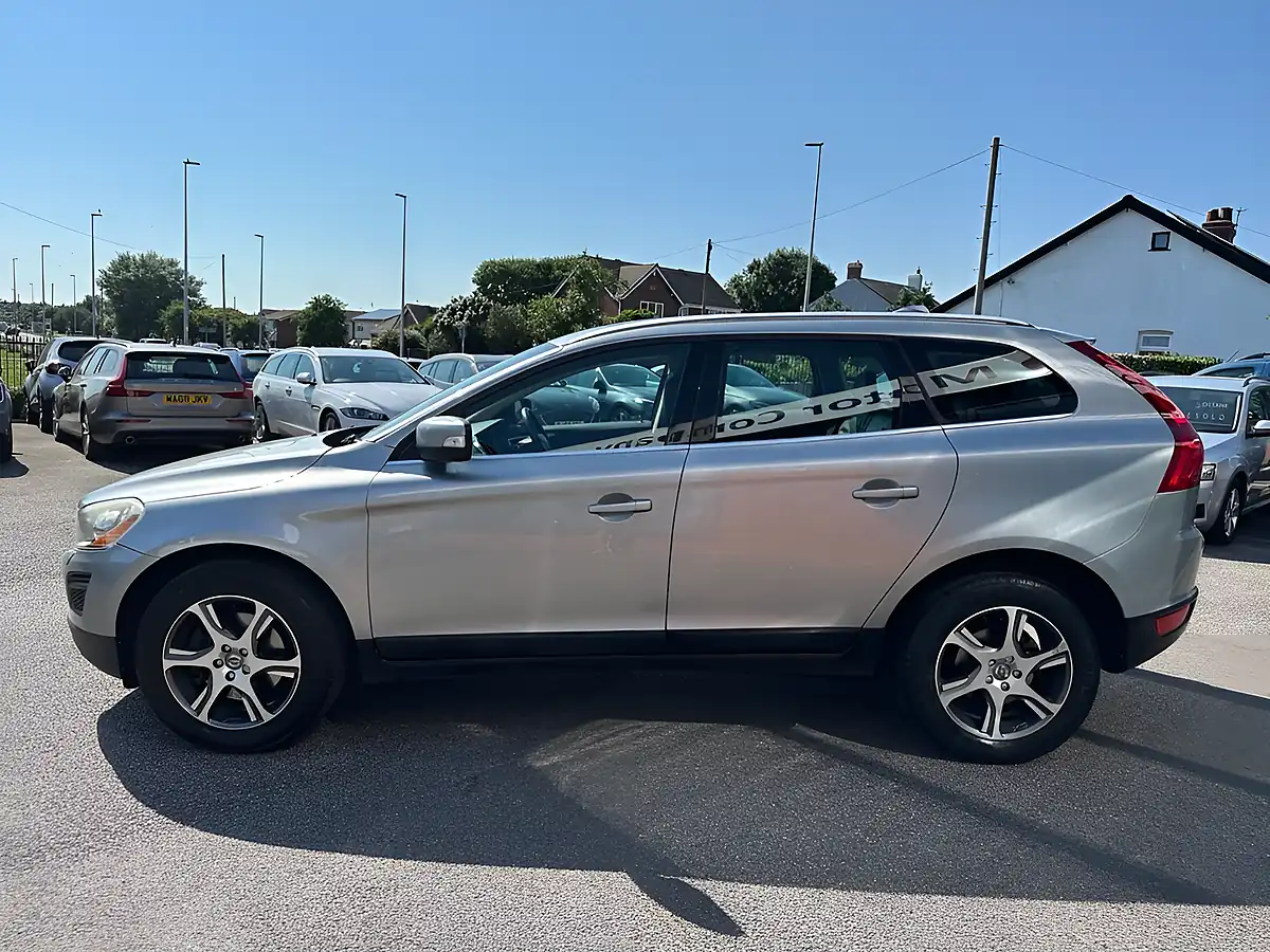 Used 2010 Volvo XC60 Se Lux Silver - Interior and Exterior details 4