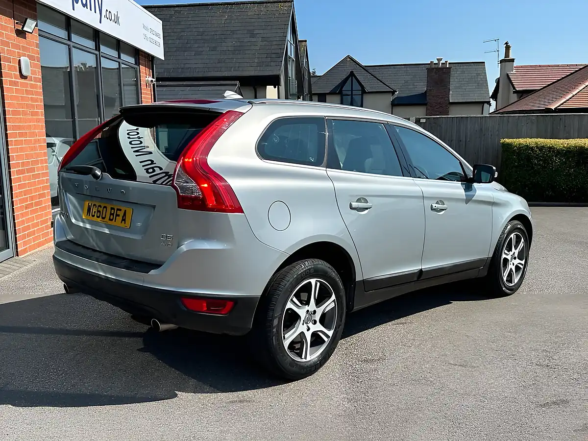 Used 2010 Volvo XC60 Se Lux Silver - Interior and Exterior details 7