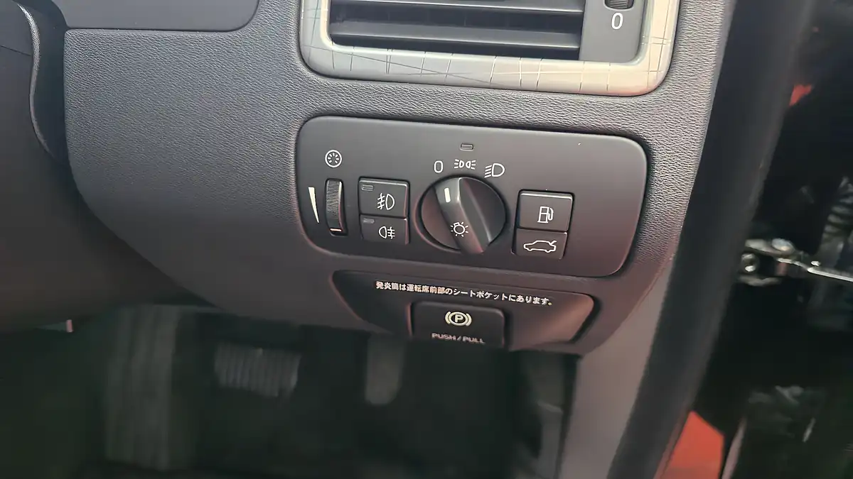 Used 2010 Volvo XC70 Se Black - Interior and Exterior details 9