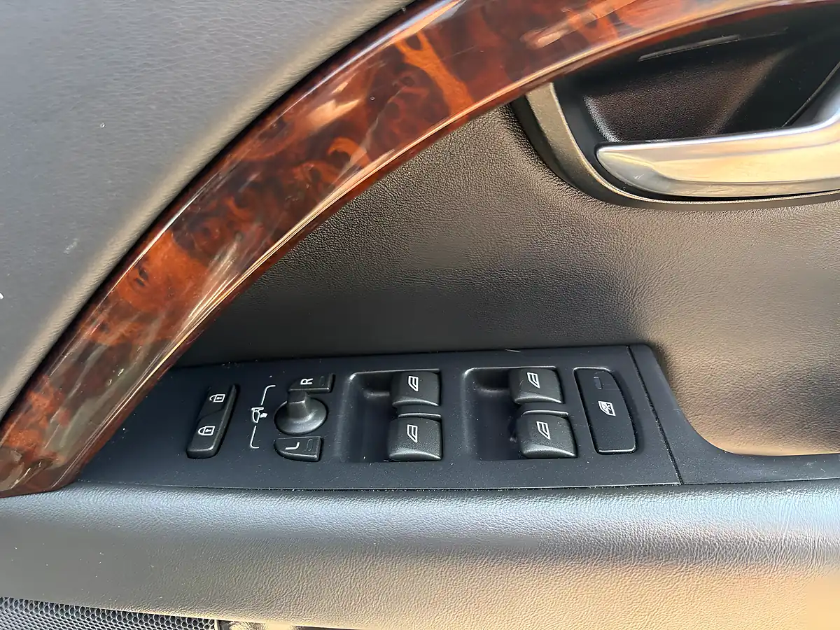 Used 2010 Volvo XC70 Se Lux Grey - Interior and Exterior details 14