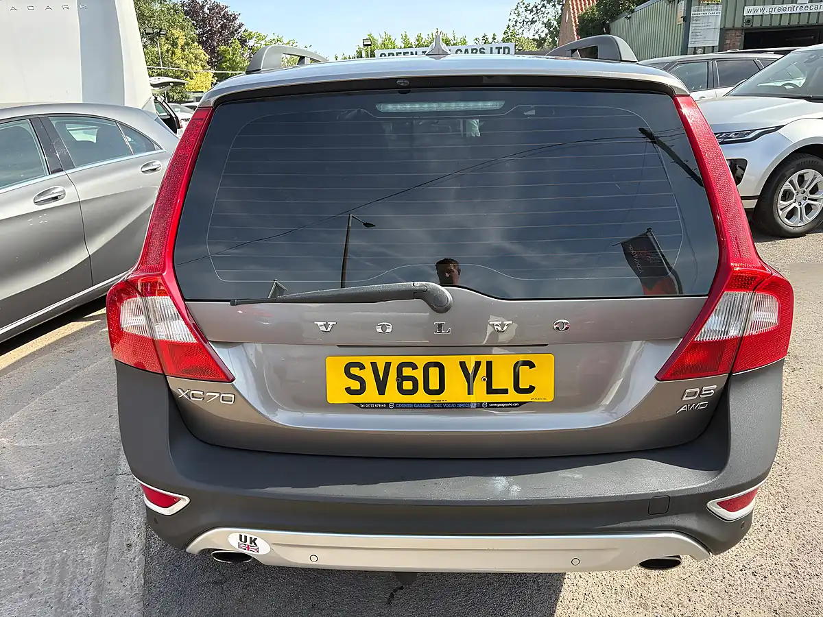 Used 2010 Volvo XC70 Se Lux Grey - Interior and Exterior details 6