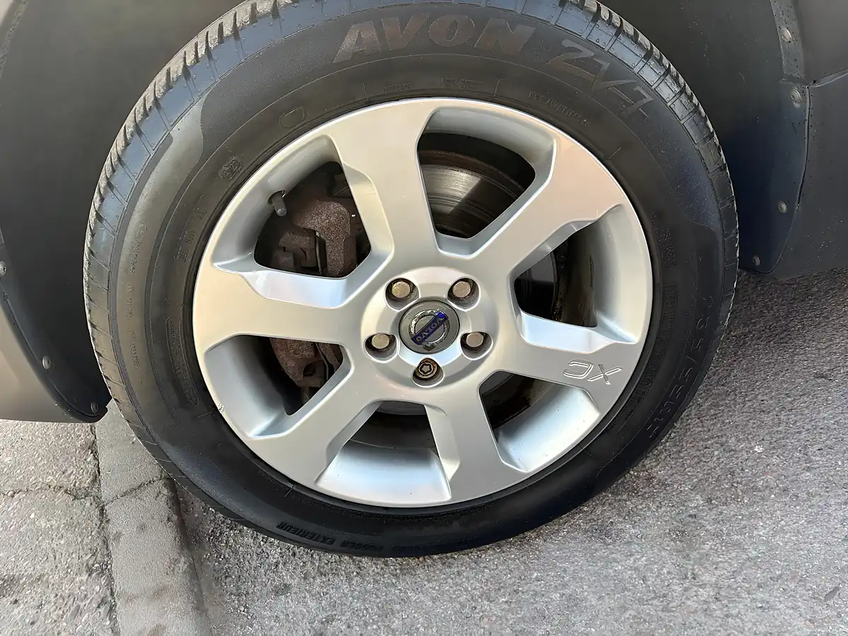 Used 2010 Volvo XC70 Se Lux Grey - Interior and Exterior details 8