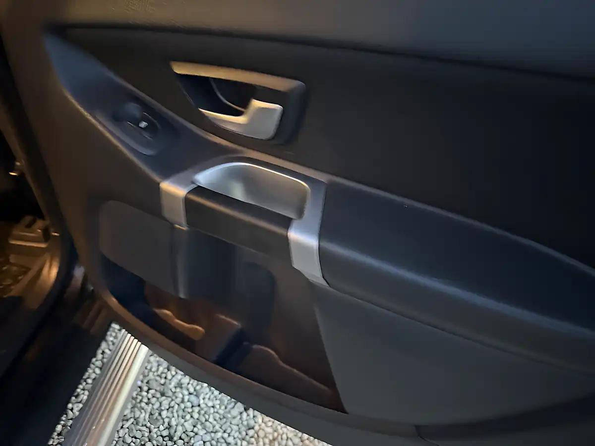Used 2010 Volvo XC90 Active Metallic Blue - Interior and Exterior details 12