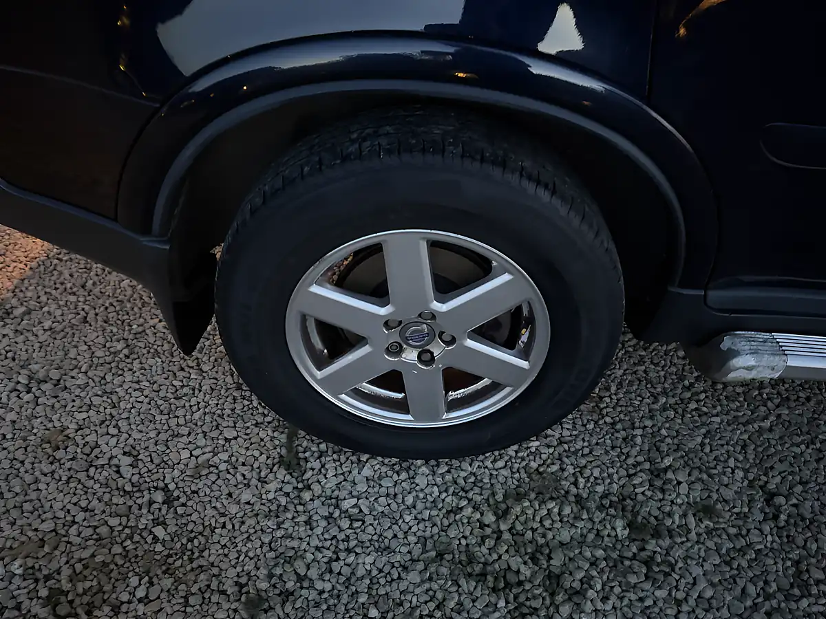 Used 2010 Volvo XC90 Active Metallic Blue - Interior and Exterior details 17
