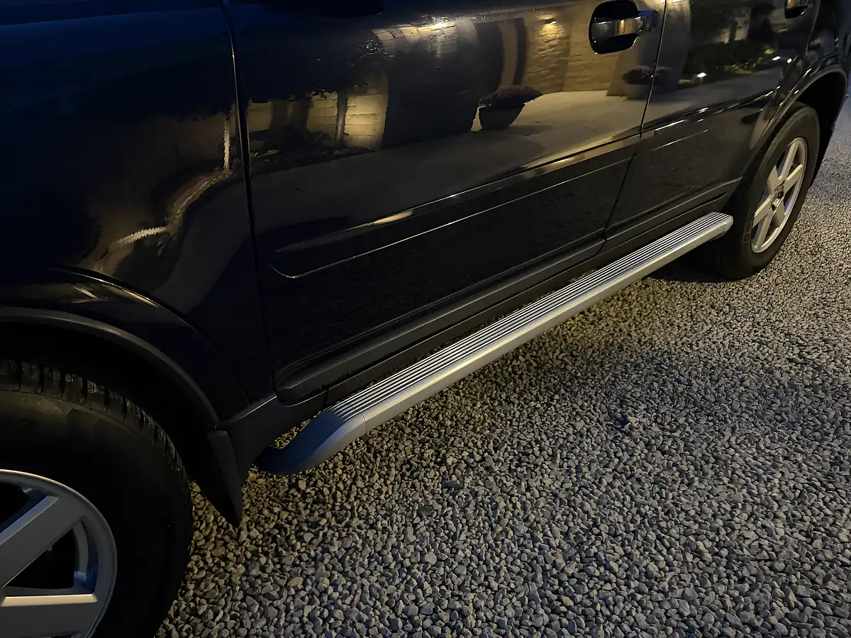Used 2010 Volvo XC90 Active Metallic Blue - Interior and Exterior details 18