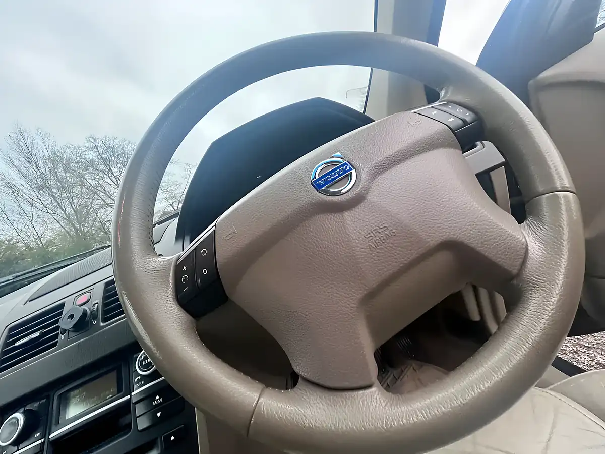 Used 2010 Volvo XC90 Se Grey - Interior and Exterior details 12