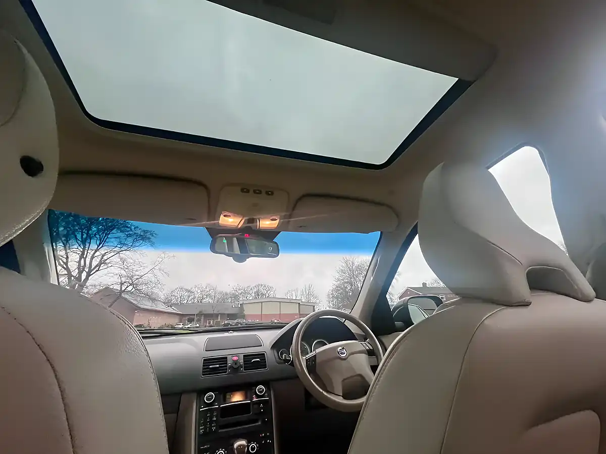 Used 2010 Volvo XC90 Se Grey - Interior and Exterior details 17