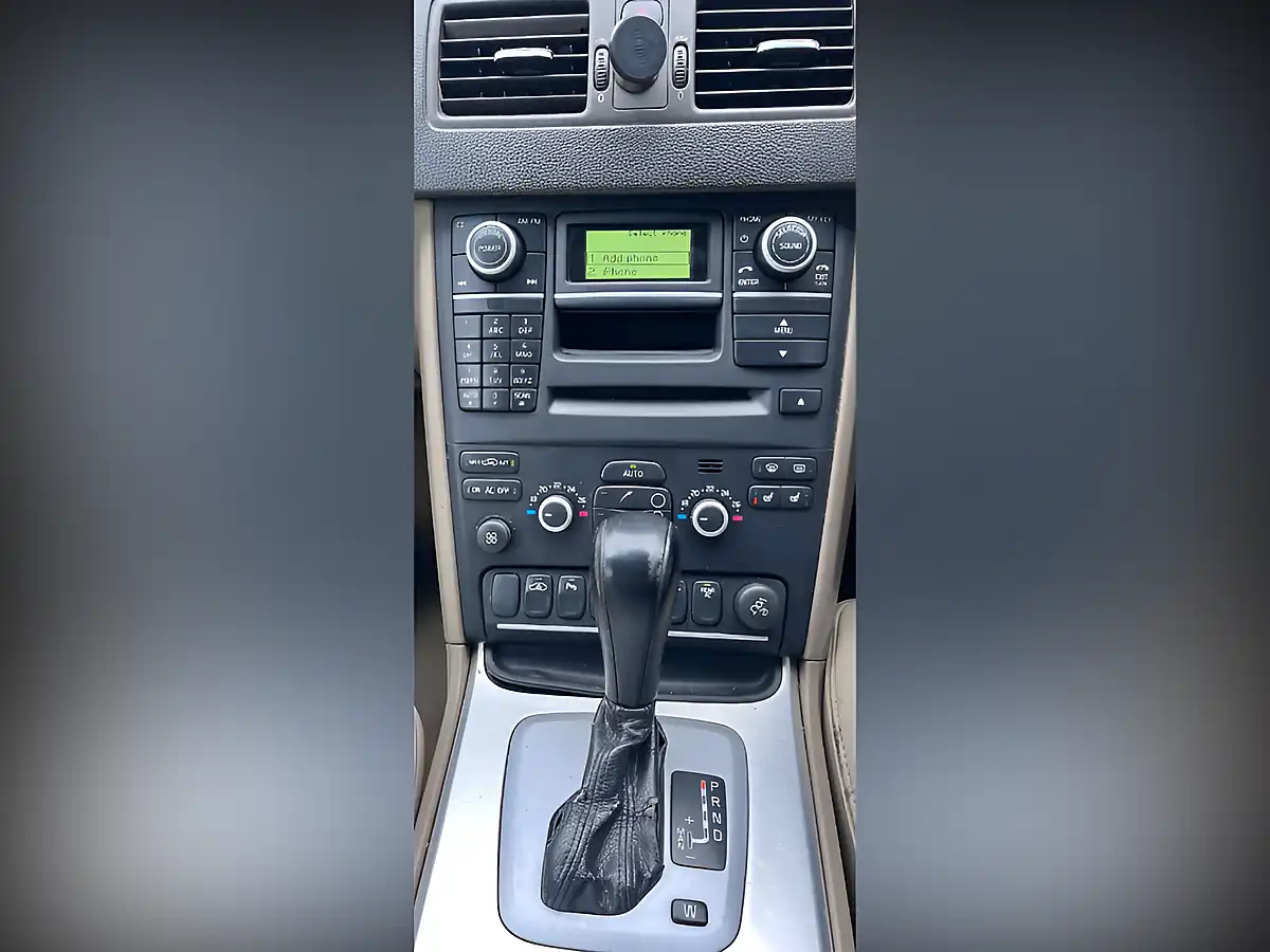 Used 2010 Volvo XC90 Se Lux Black - Interior and Exterior details 11