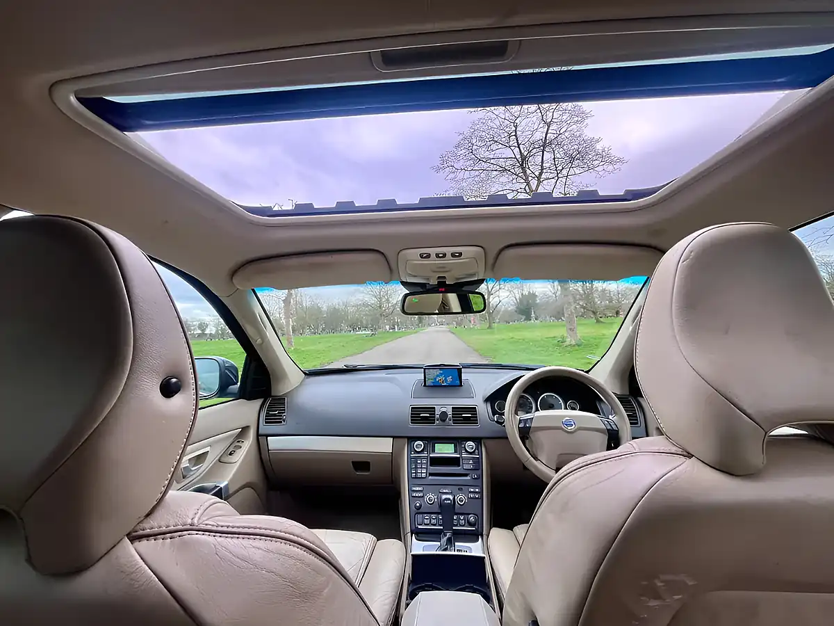 Used 2010 Volvo XC90 Se Lux Black - Interior and Exterior details 13