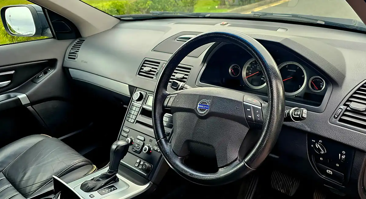 Used 2010 Volvo XC90 Se Lux Grey - Interior and Exterior details 13