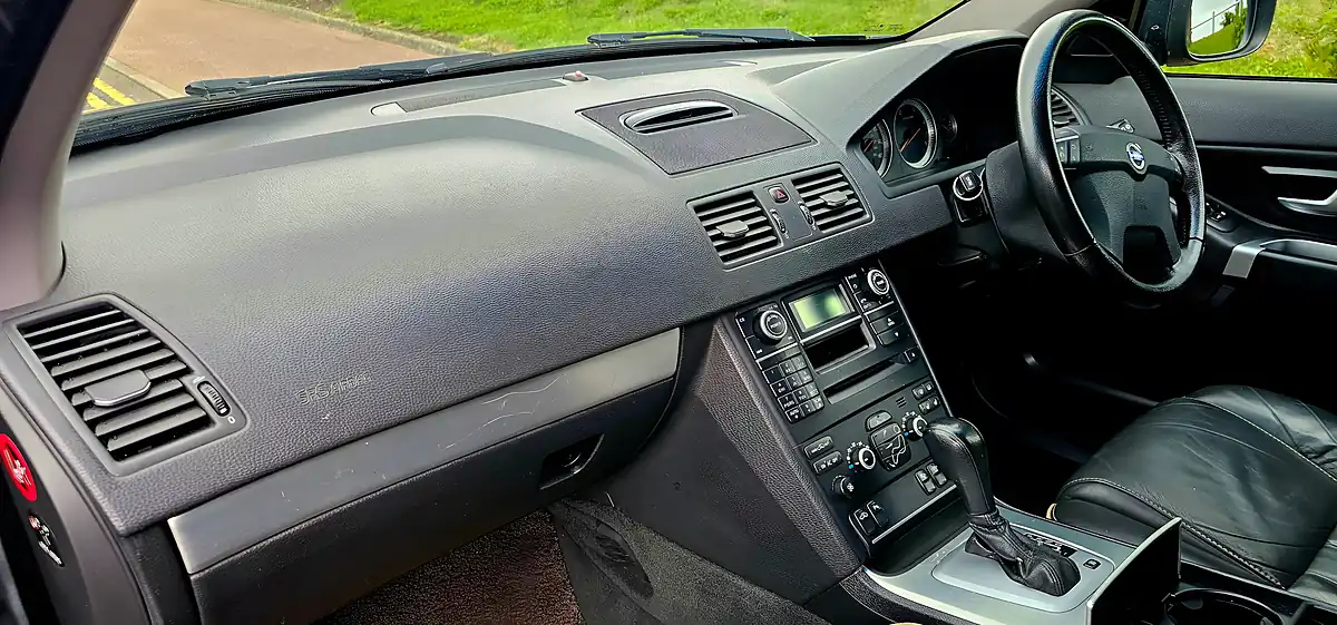 Used 2010 Volvo XC90 Se Lux Grey - Interior and Exterior details 19
