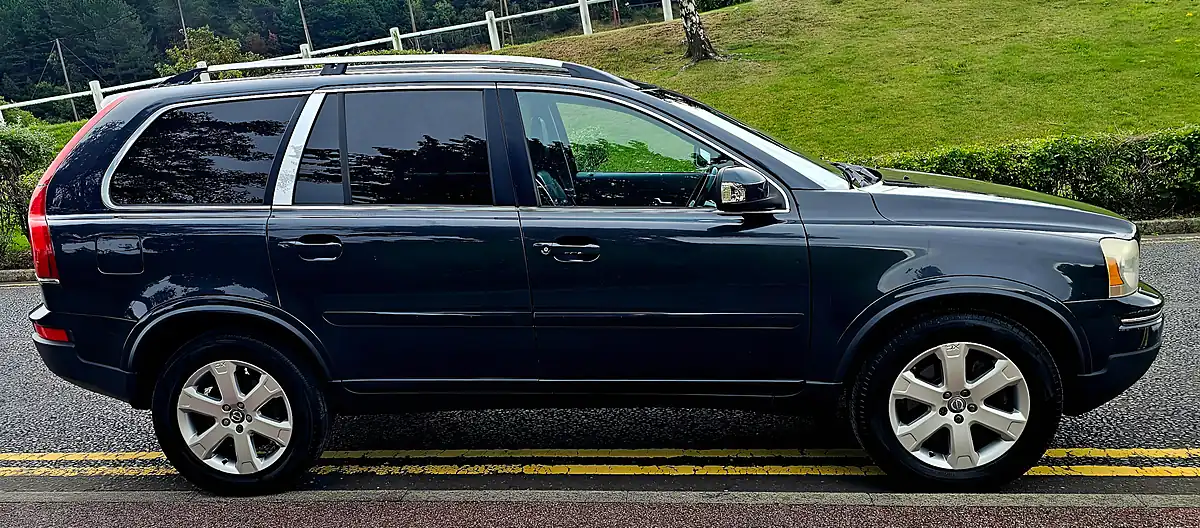 Used 2010 Volvo XC90 Se Lux Grey - Interior and Exterior details 4