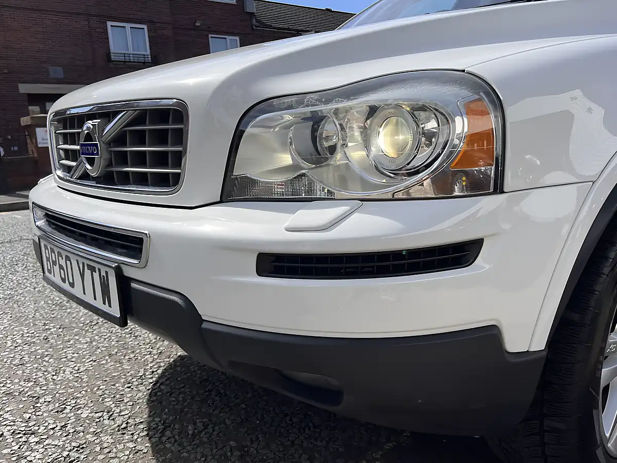 Used 2010 Volvo XC90 Se Lux White - Interior and Exterior details 14