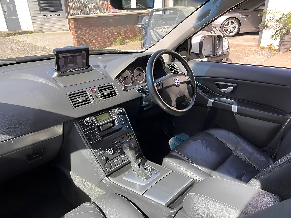 Used 2010 Volvo XC90 Se Lux White - Interior and Exterior details 2