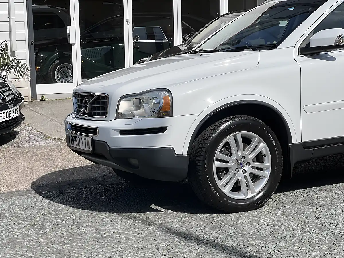 Used 2010 Volvo XC90 Se Lux White - Interior and Exterior details 8