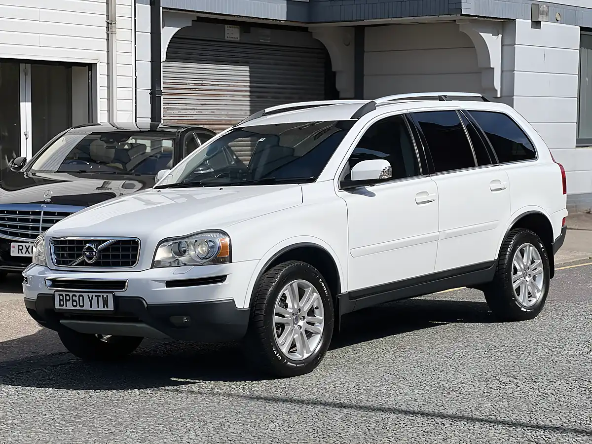 Used 2010 Volvo XC90 Se Lux White - Interior and Exterior details 9