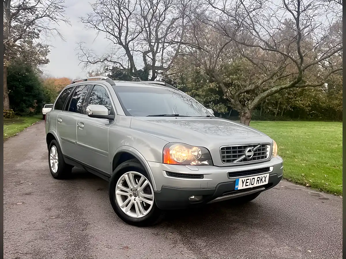 Used 2010 Volvo XC90 Se Silver - Front View