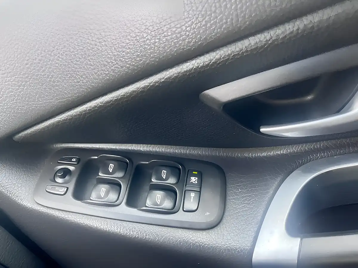 Used 2010 Volvo XC90 Se Silver - Interior and Exterior details 13