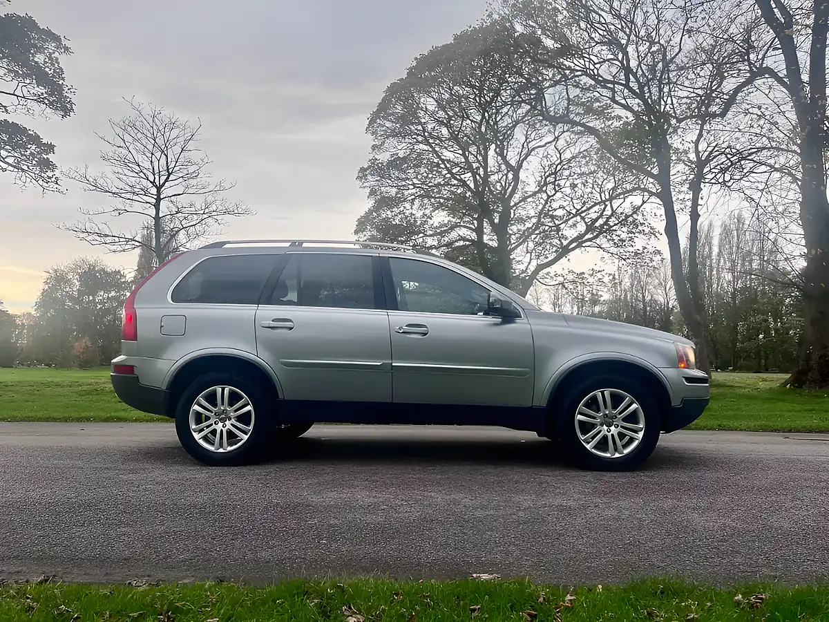 Used 2010 Volvo XC90 Se Silver - Interior and Exterior details 18
