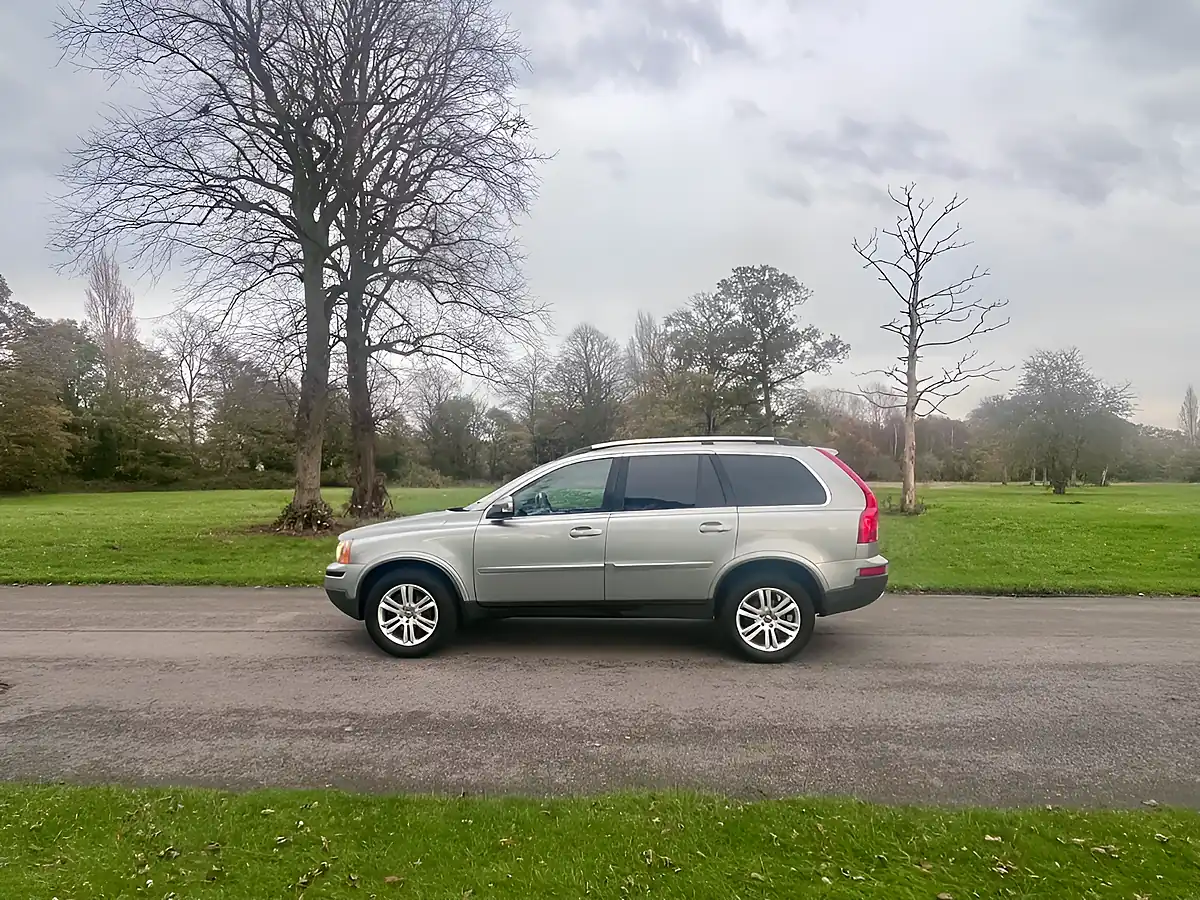 Used 2010 Volvo XC90 Se Silver - Interior and Exterior details 5