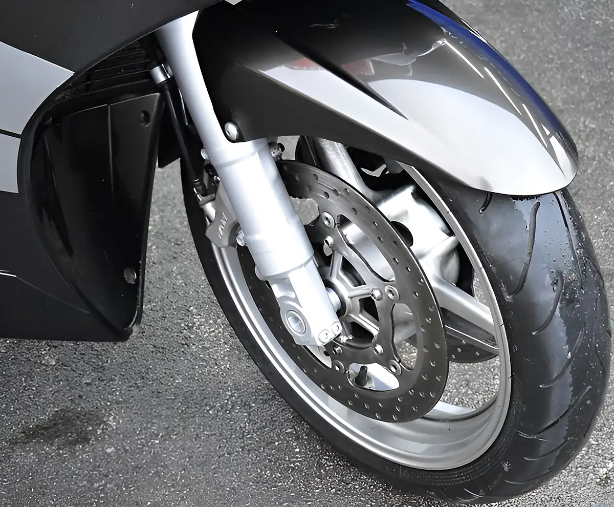Used 2010 Yamaha Fjr 1300 Tourer Smokey Grey - Interior and Exterior details 11