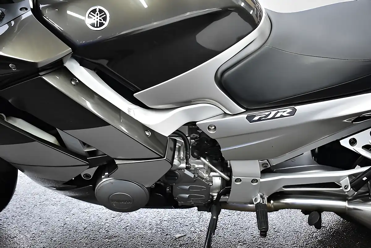 Used 2010 Yamaha Fjr 1300 Tourer Smokey Grey - Interior and Exterior details 15