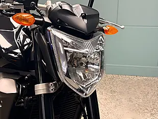 Used 2010 Yamaha FZ1 Black - Interior and Exterior details 11