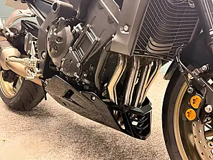 Used 2010 Yamaha FZ1 Black - Interior and Exterior details 12