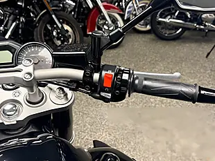 Used 2010 Yamaha FZ1 Black - Interior and Exterior details 15