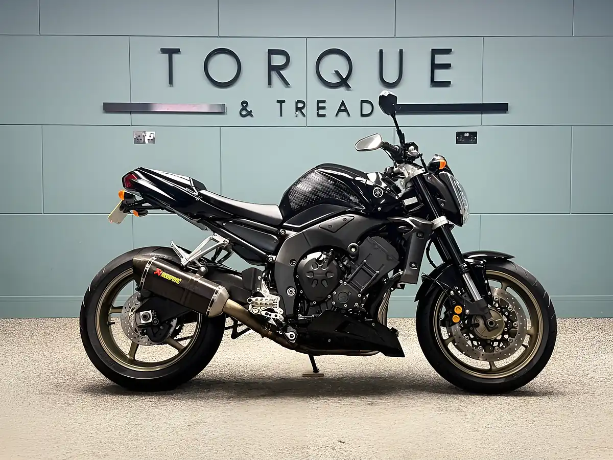 Used 2010 Yamaha FZ1 Black - Interior and Exterior details 2