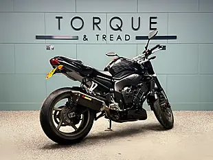Used 2010 Yamaha FZ1 Black - Interior and Exterior details 3
