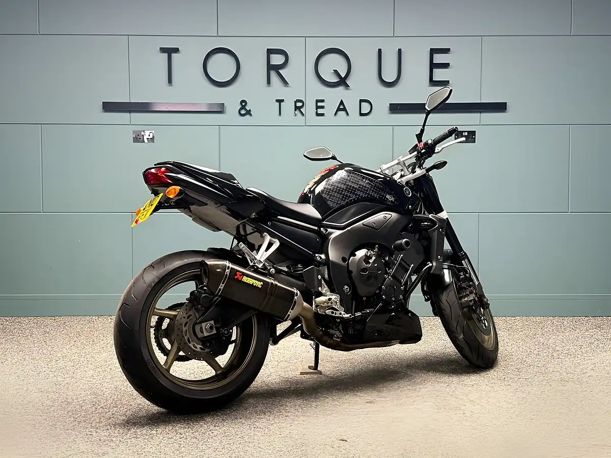 Used 2010 Yamaha FZ1 Black - Interior and Exterior details 3