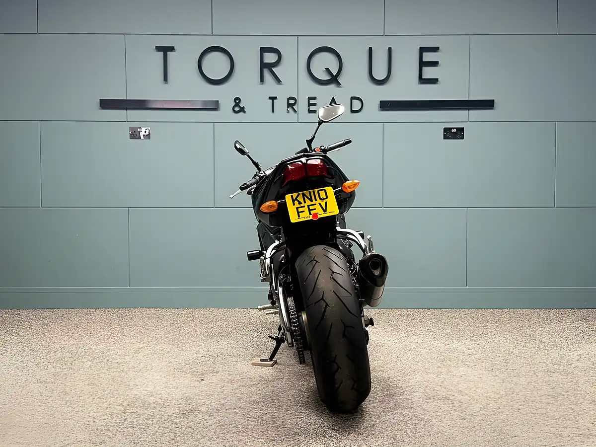 Used 2010 Yamaha FZ1 Black - Interior and Exterior details 5