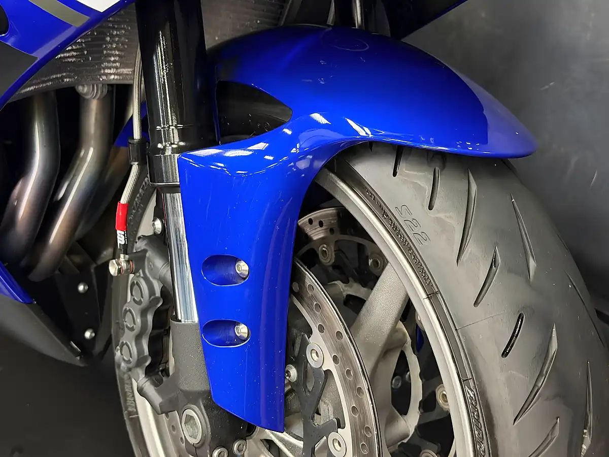 Used 2010 Yamaha R1 1000 Blue - Interior and Exterior details 13